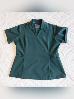 Figs scrub top XL